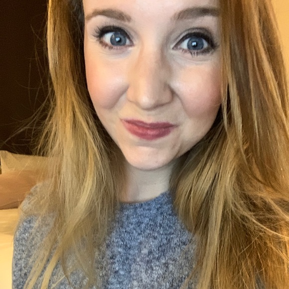 Meet your Posher, Courtney - Picture 2 of 3